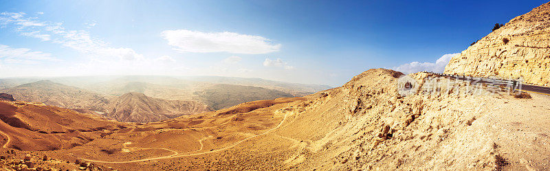 Wadi Al Mujib山谷全景/约旦